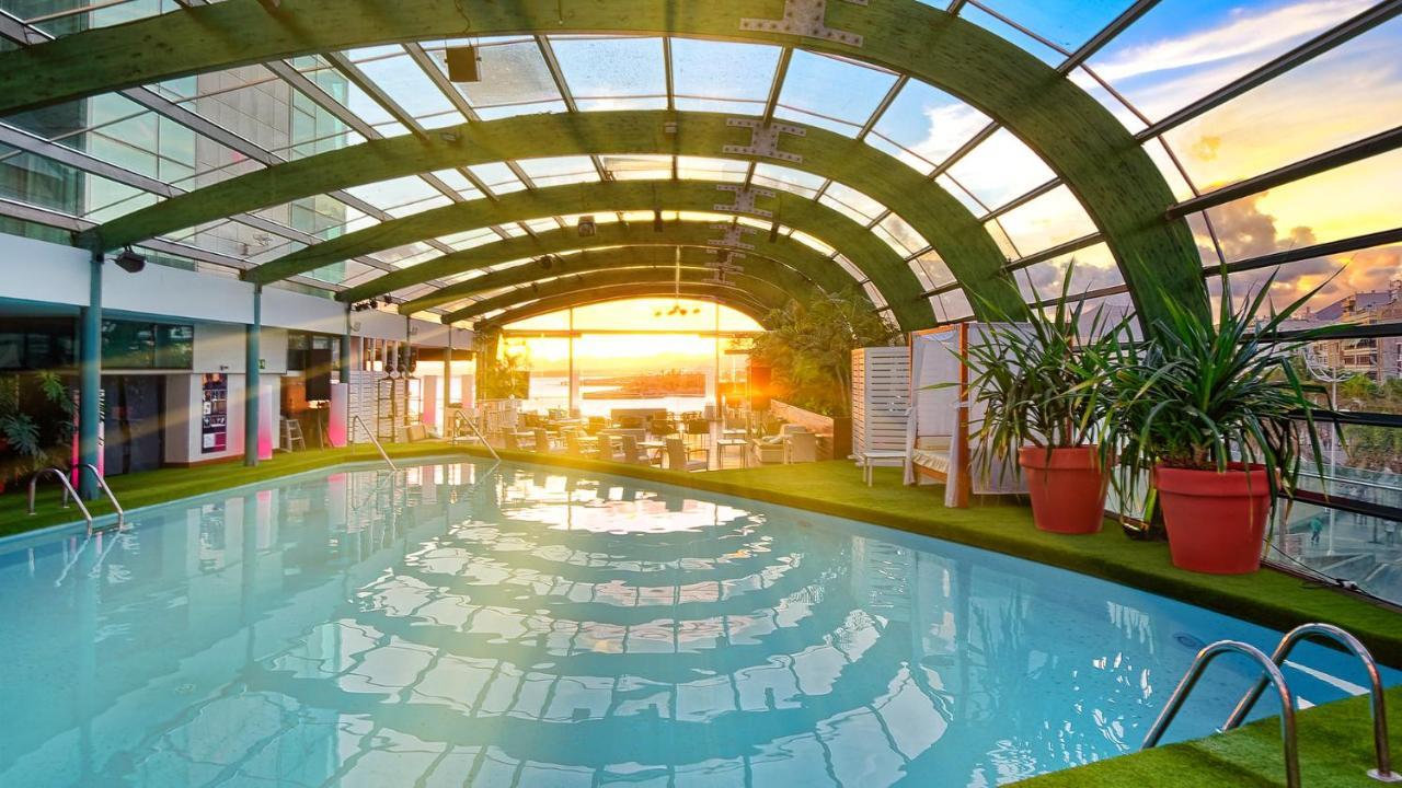 Arrecife Gran Hotel & Spa Екстер'єр фото The pool at the rooftop