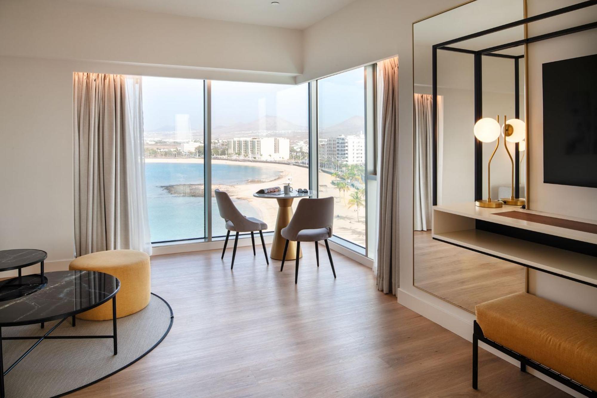 Arrecife Gran Hotel & Spa Екстер'єр фото A suite at the hotel